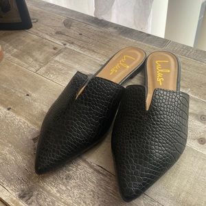 Brand new lulus slip on shoes